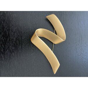 Monet Matte Gold Tone Ribbon Pin Brooch NEW Bold Modern Art To Wear Statement